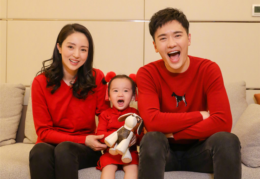 高云翔|董璇被曝新恋情后，高云翔受刺激去非洲疗伤？晒提吉他照尽显孤独