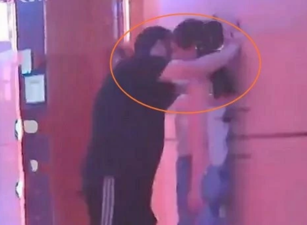 王岳伦|李湘继王岳伦事件后首晒自拍，面带微笑心情大好，直呼是开心的一天