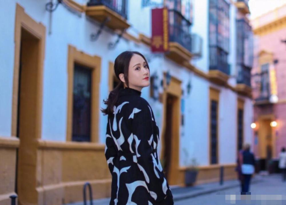 陈乔恩|陈乔恩深夜晒美照，艾伦甜蜜表白：好美好优雅，乔恩调皮：你好有眼光