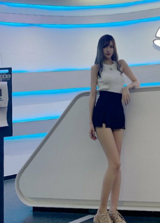 腐团儿p图有多过分看到腋下的黑色痕迹下次认真修下图吧