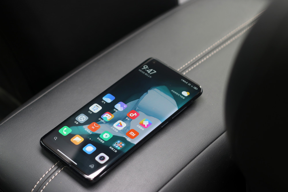 其中就包括oppo find x2系列,也成就了小米站稳4000元价格区间的事实