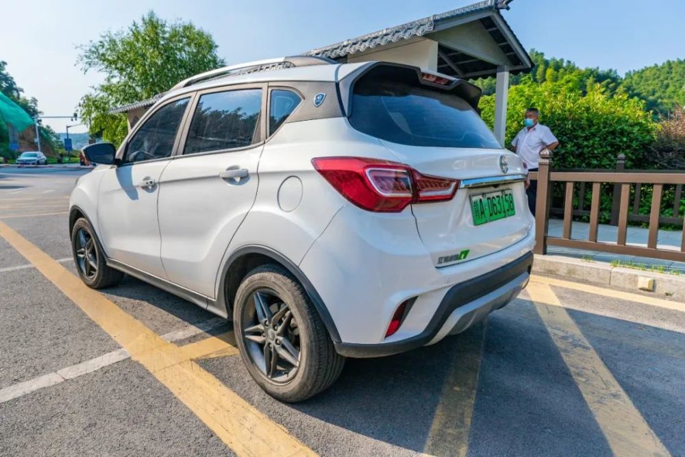 钟央已经决定了,中国最小公交车就在南昌,你猜能坐几个人?