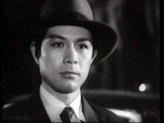 英俊的陈少泽,向梅老搭档为何当红时息影?如今73岁越老越帅