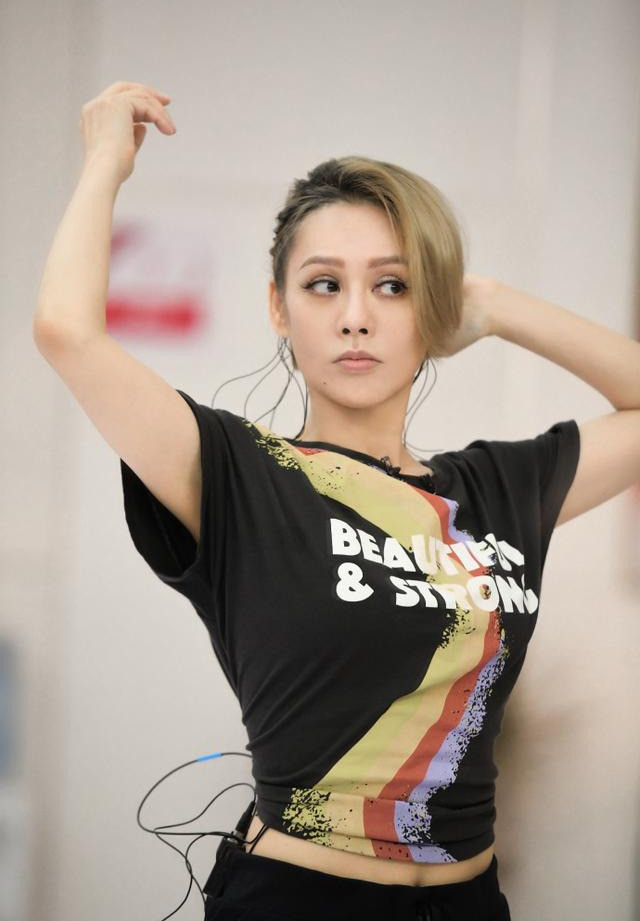 李斯丹妮|《浪姐》网投被曝不公平，李斯组一骑绝尘，宁静团或成“陪跑”？