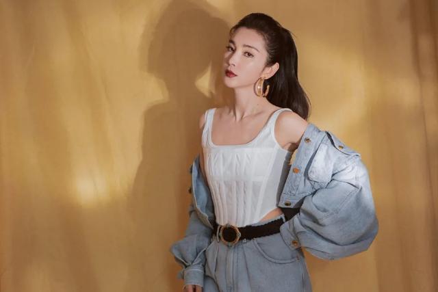 赵丽颖|赵丽颖在《快本》上的表现，不是一个女艺人该有水准