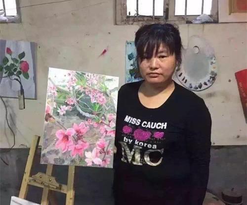 王珍凤|农妇模仿大师画画，200块一幅却以假乱真，网友：哗众取宠