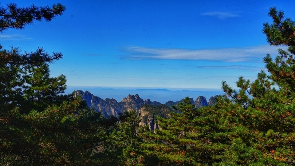 這其中最有名的當屬黃山