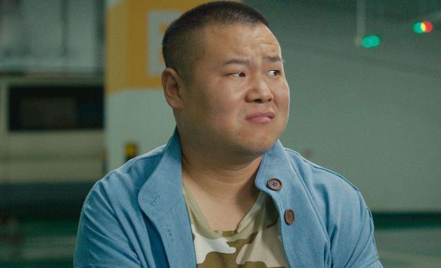 岳云鹏|岳云鹏嫌弃女明星腿粗，被网友骂上热搜：别拿嘴欠当幽默了