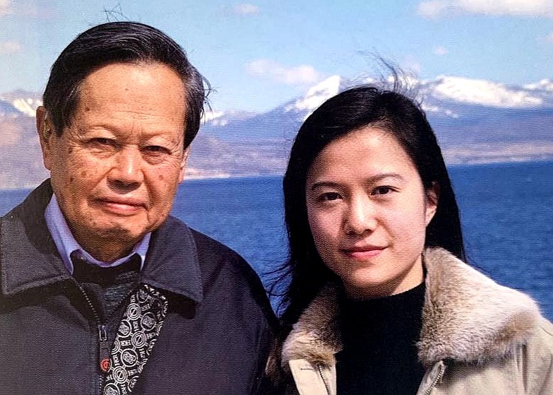 杨振宁|44岁翁帆陪夫公开亮相，她近照略显发福，憔悴了不少