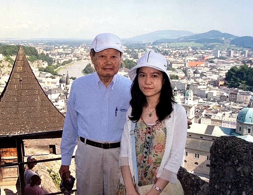 杨振宁|44岁翁帆陪夫公开亮相，她近照略显发福，憔悴了不少