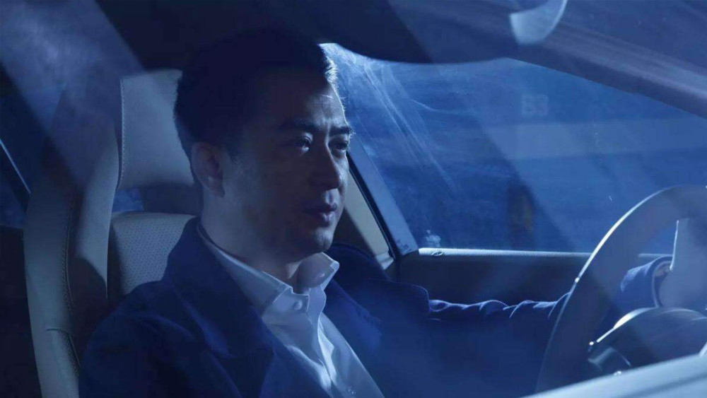 11年前大火的《蜗居》播一半就被禁,看看未删减的版本,可真敢拍