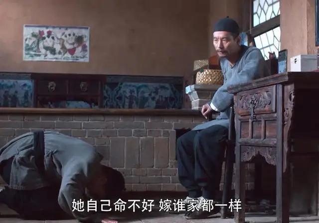 鹿子霖更在意的是冷先生会对他有意见,乡民们对他的负面议论,不管是