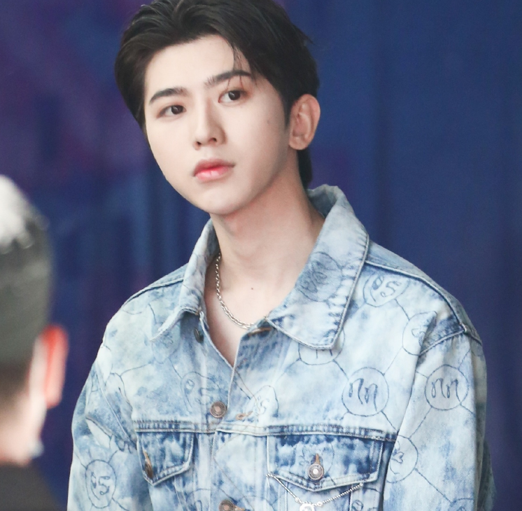 快本最新一期放大招,杨颖加盟不算啥,看到蔡徐坤黄明昊就沸腾了