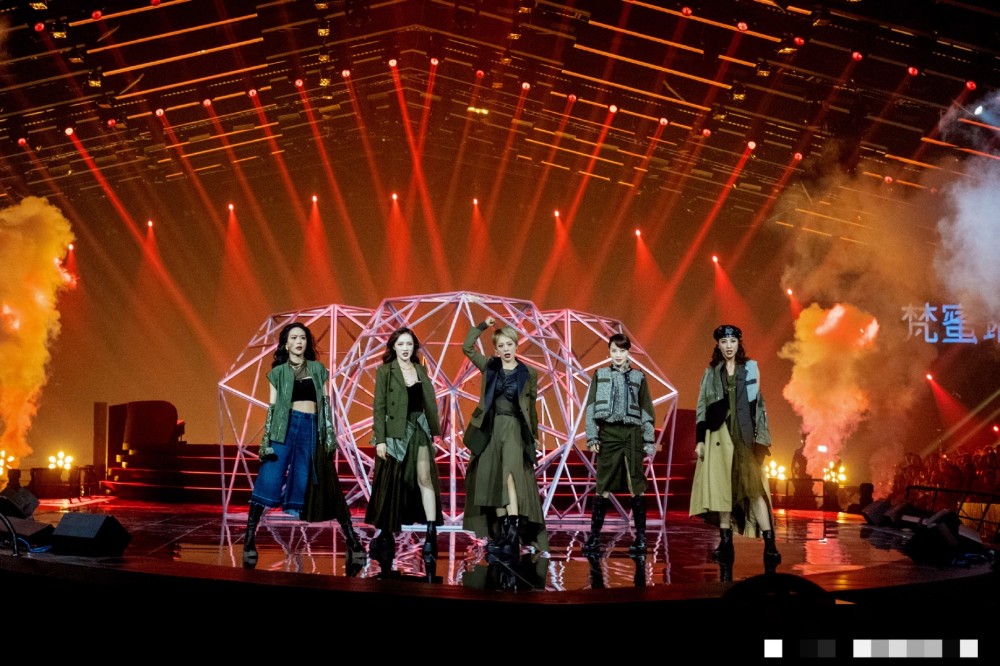 浪姐|粉丝打投遭节目组压票？《浪姐》赛制被吐槽，有的姐姐全程陪跑