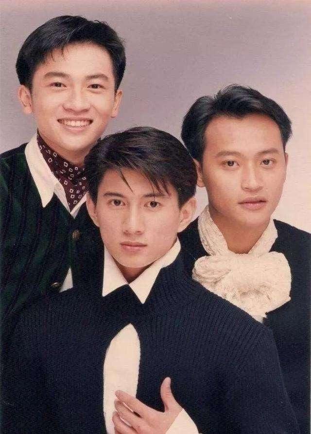 王耀庆|《哥哥》5名大龄男星年轻旧照：胡军爆炸头好酷，王耀庆阳光帅气