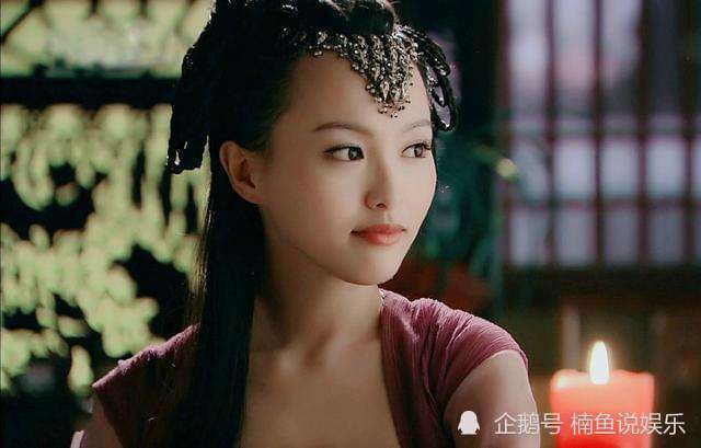 唐嫣|唐嫣首次晒女儿玩具，小小嫣被宠成公主，当妈后的唐嫣女人味十足