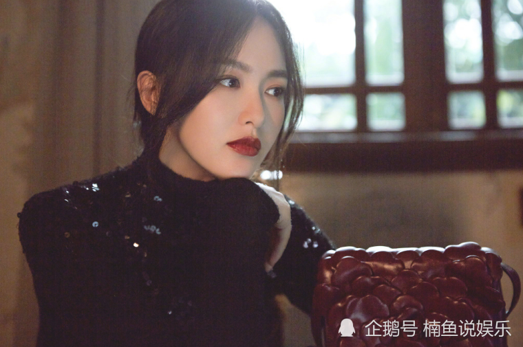 唐嫣|唐嫣首次晒女儿玩具，小小嫣被宠成公主，当妈后的唐嫣女人味十足