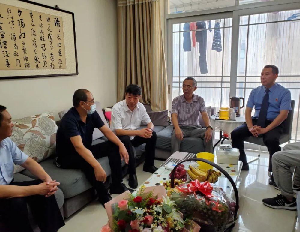 省委政法委副书记弋振立到修武县调研综治工作慰问困难干警