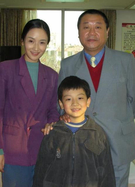 2005年,范伟调入中国煤矿文工团成为一级演员,儿子范曦文也转入海淀区