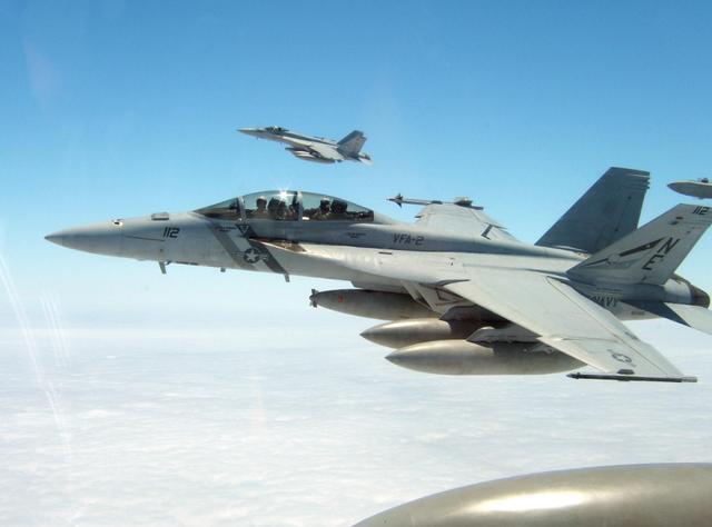 图为美军f18战机