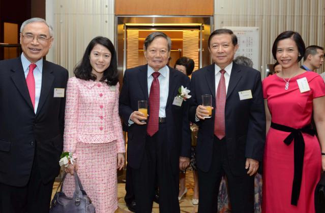 翁帆|44岁翁帆近照，婚后显幸福肥苍老不少，大54岁老公精神矍铄