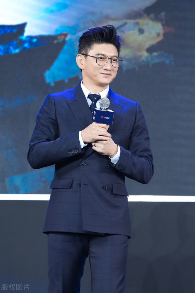 刘诗诗|吴奇隆被保安扑倒时，又开始羡慕刘诗诗，这样的男人太稀罕