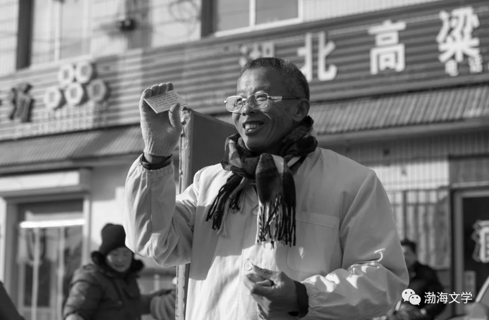 父爱|实拍滨州街头的“父亲们”