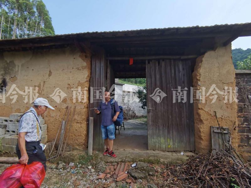 里雍镇残疾老人期盼村巷道路能通畅