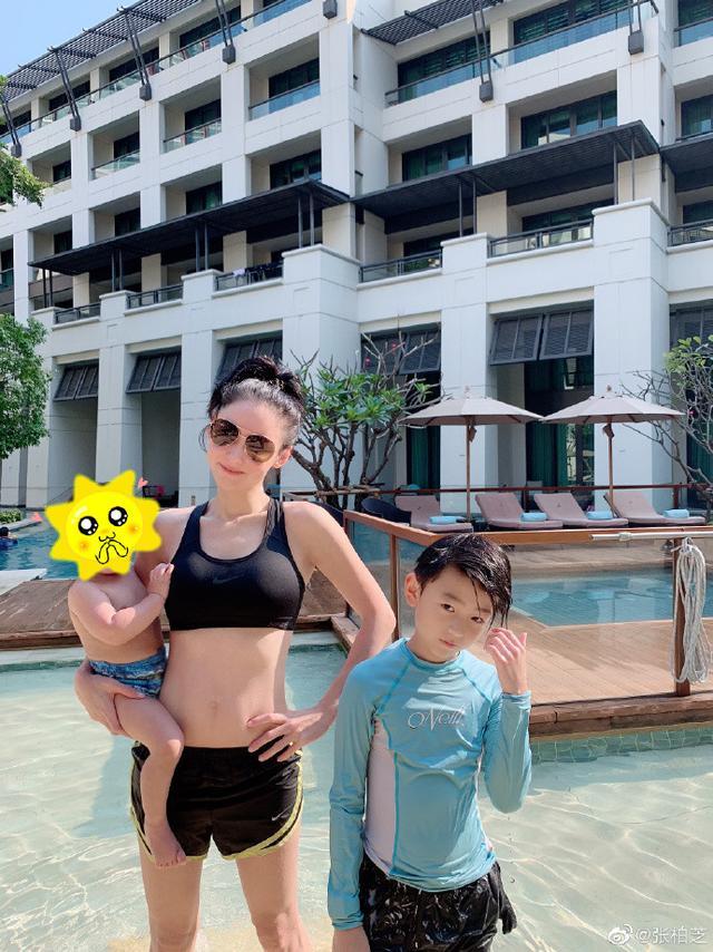 张柏芝|巧合？张柏芝三胎儿子画蛋糕礼物并配文：爸爸，昨日谢霆锋满40岁