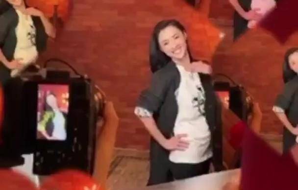 张柏芝|张柏芝最新路透曝光，小腹隆起外套都挡不住，被猜测怀了4胎