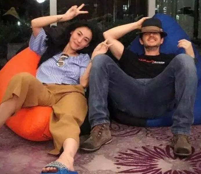 张柏芝|生父找到了？谢霆锋生日张柏芝教幼子手绘蛋糕，配文称呼“爸爸”