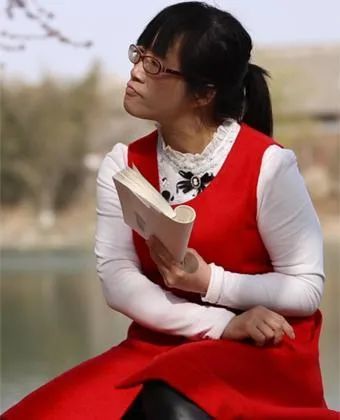 余秀华|她是泼妇也是诗人，“放荡诗人”余秀华脑瘫44年，却比你活得通透！