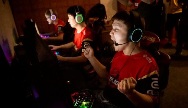 CSGO全球玩家的狂欢，EPL赛事三十六支职业战队共同竞技