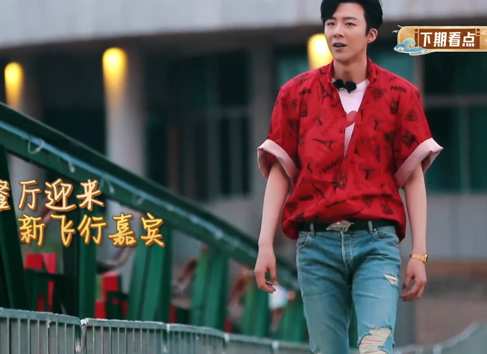 赵丽颖|《中餐厅》黄晓明将离开，赵丽颖成店长压力大崩溃，新嘉宾厉害了