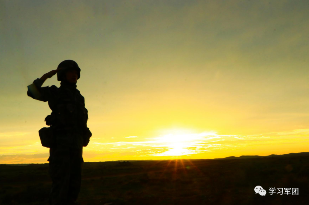 告别军营敬上最后一个军礼
