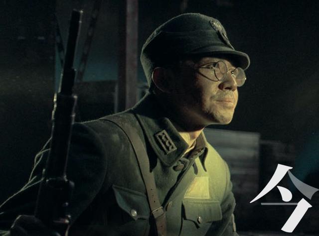 俞灏明|俞灏明凭借《八佰》，从花美男变身实力派，被大火烧伤的他重生了