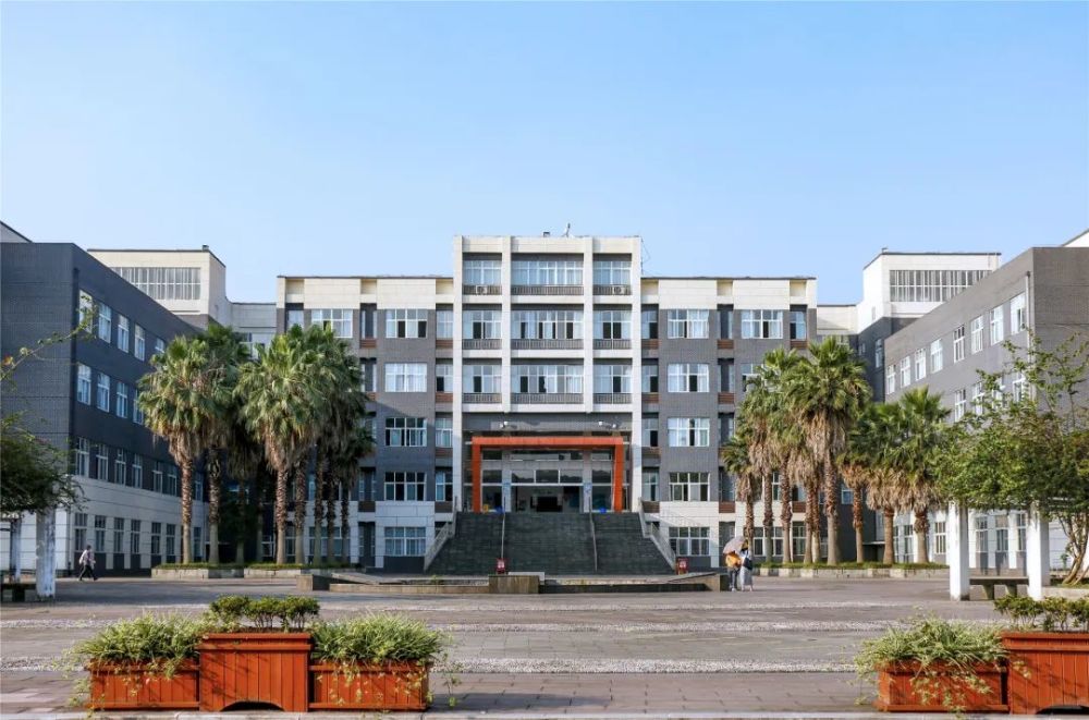 2020新生院长带你看专业一起走进人文学院