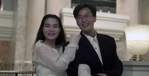 张信哲|他收藏嘉庆皇帝的龙袍前，是全民公认的“情歌王子”