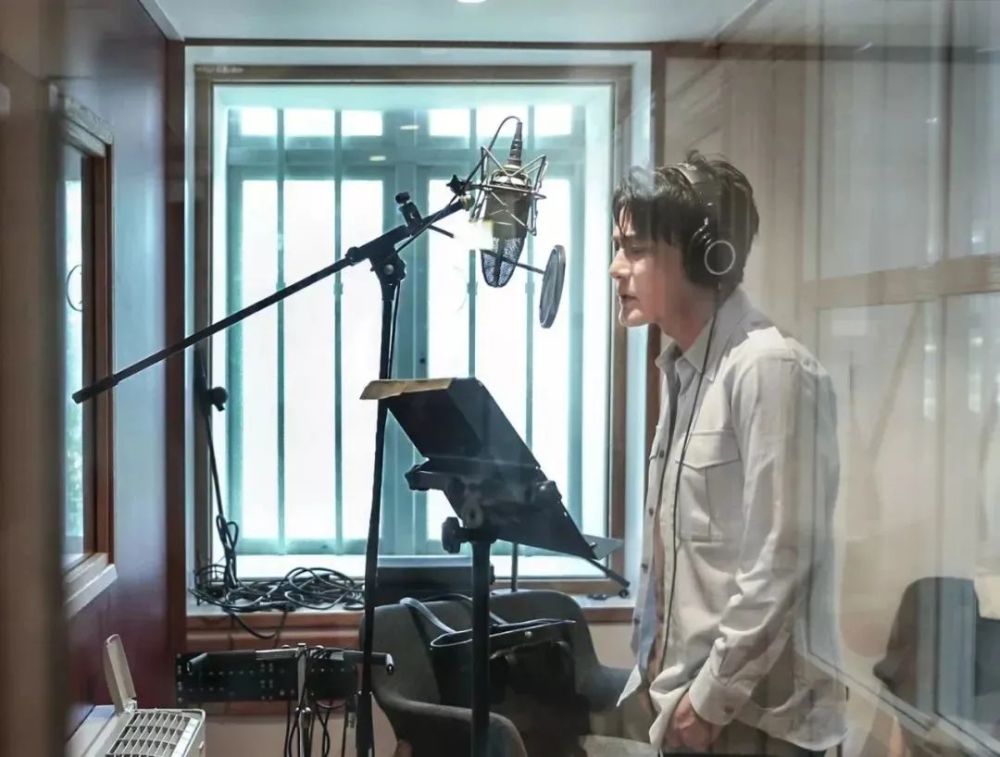 张信哲|他收藏嘉庆皇帝的龙袍前，是全民公认的“情歌王子”