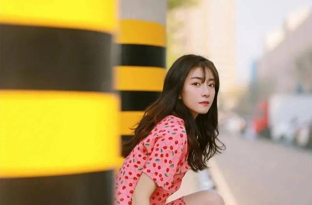 赵珞然|出道一年成芒果力捧新人，还是唯一一个敢和王思聪呛声的女孩