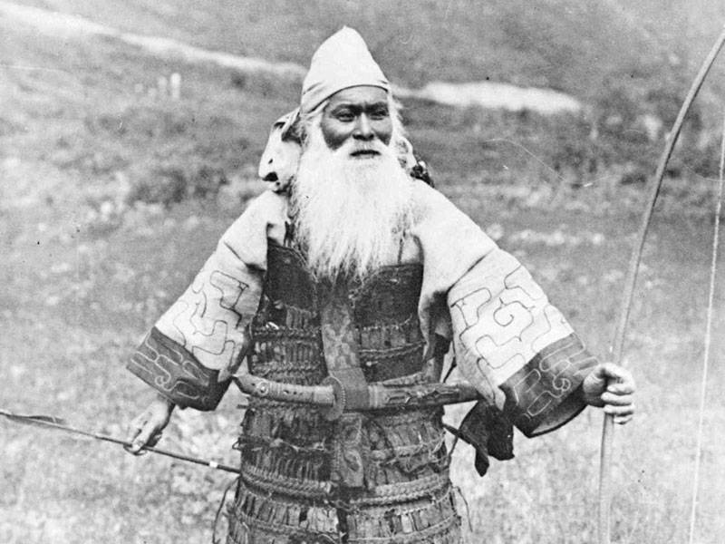 阿伊努|听说过阿伊努族吗？东北亚最古老人种之一，近代是如何没落的？