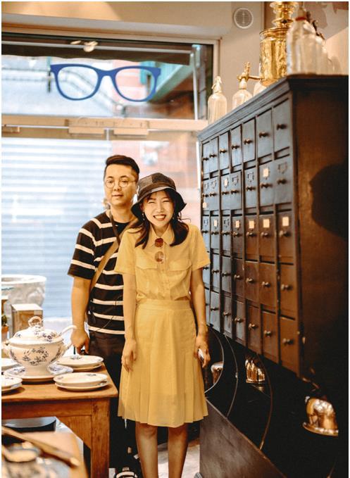 91年出生的徐妍,被称之为徐老师,创立了百万粉丝的时尚号深夜发媸
