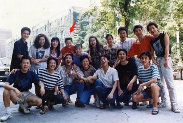 徐帆|师生恋、倒追、同居？徐帆那么爱王志文，为何嫁给了二婚的冯小刚