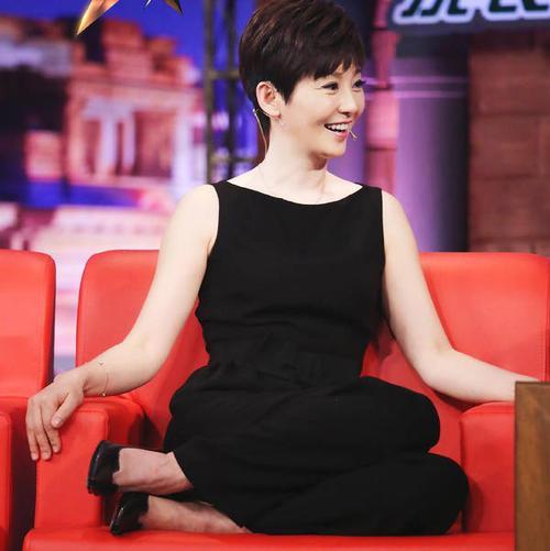 徐帆|师生恋、倒追、同居？徐帆那么爱王志文，为何嫁给了二婚的冯小刚