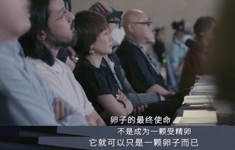 马伊琍|和文章离婚424天后，马伊琍被骂上热搜，她真的释怀了吗？