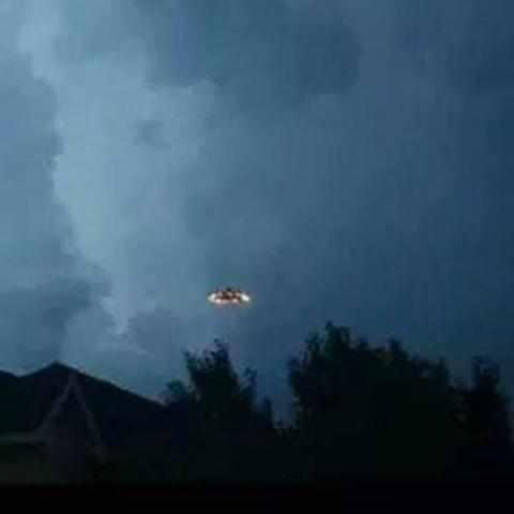 ufo|史上最清晰UFO照片易主？2014年，休斯顿市雨夜百人目睹UFO事件