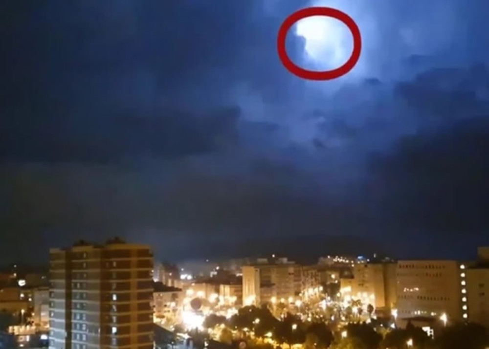 ufo|史上最清晰UFO照片易主？2014年，休斯顿市雨夜百人目睹UFO事件