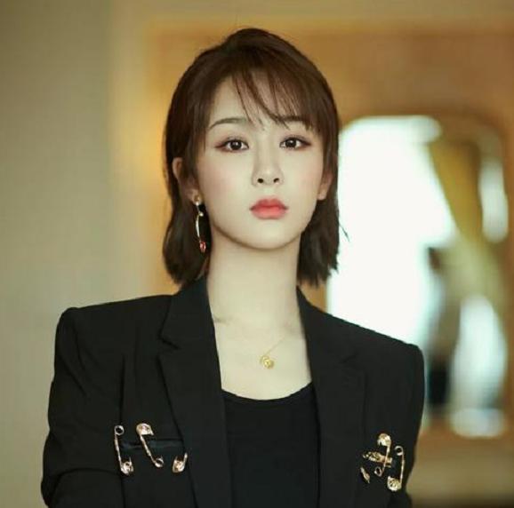 赵丽颖|赵丽颖的“大姐”，杨紫的“文案”，道出了青年演员的无奈