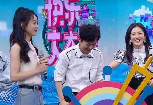 赵丽颖|赵丽颖在《快乐大本营》上的表现，引网友不满，不顾及别人感受