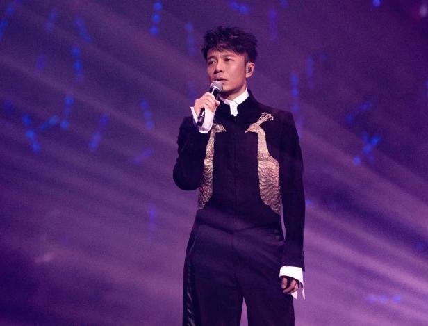 四大天王|他本该成四大天王之一，却意外被挤出局，今52岁却成“至尊”